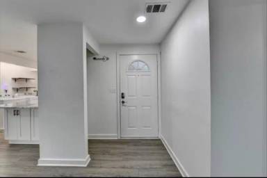 Main picture of 1379 Keys Lake Dr NE