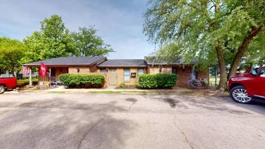 Main picture of 115 Crestwood Dr