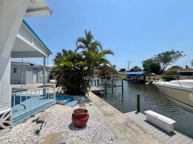 Main picture of 6712 Marina Dr