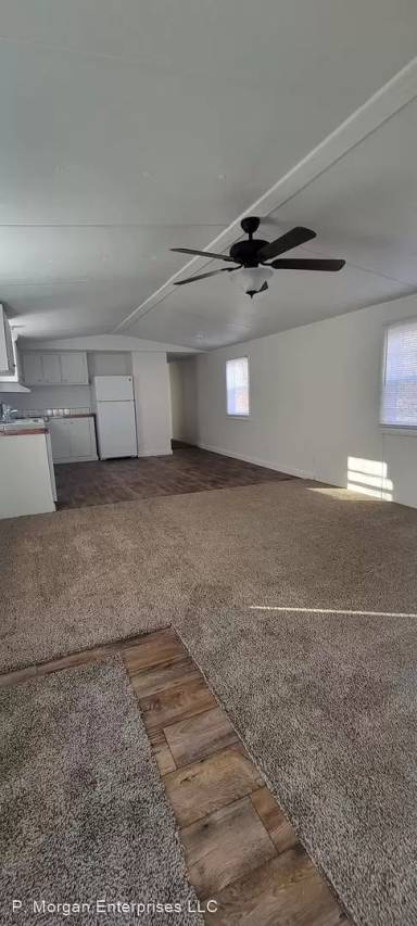 Main picture of 2675 White Ln