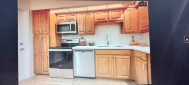Main picture of 3111 NE 51st St