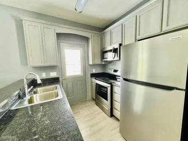 Main picture of 1700 Nassau St