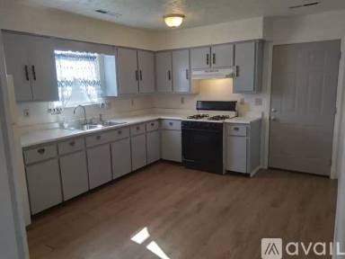 Main picture of 1400 Willow Dr