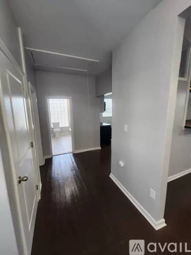 Main picture of 726 Moore St
