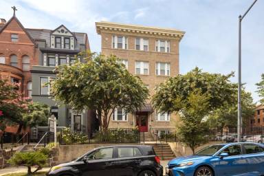 Main picture of 1340 Fairmont St NW