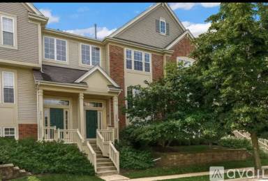 Main picture of 2605 N Greenwood Ave