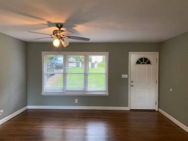 Main picture of 1922 Sunset Ln