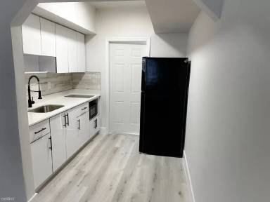 Main picture of 720 NE 7th St