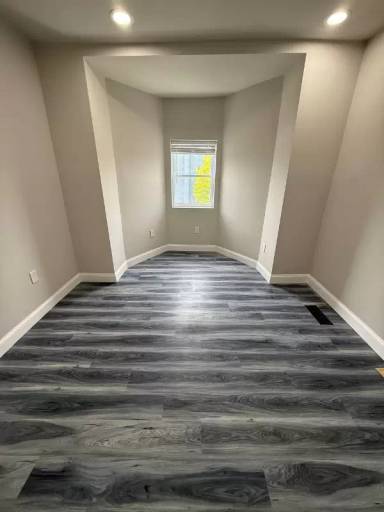Main picture of 1602 N Broadway