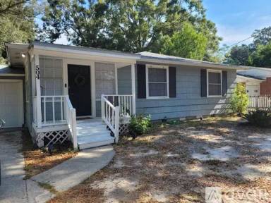 Main picture of 504 Rue Max St