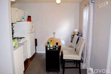 Main picture of 1360 Highland St