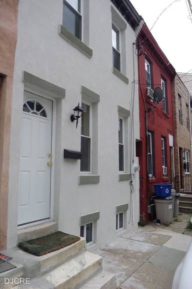 Main picture of 1031 S Dorrance St