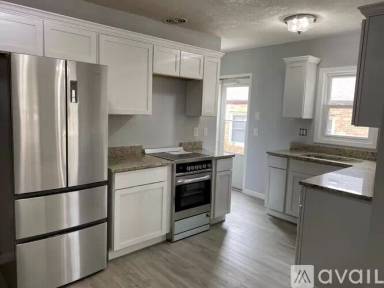 Main picture of 4810 Lakeview Dr