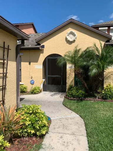 Main picture of 995 Luminary Cir