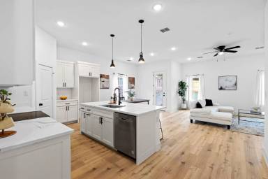 Main picture of 5516 Helmick Ave