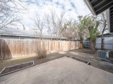 Main picture of 6001 Cameron Rd