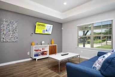 Main picture of 350 Rasa Dr