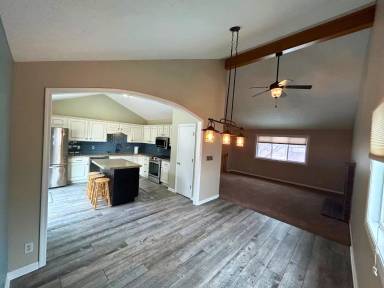 Main picture of 5310 S 78th St