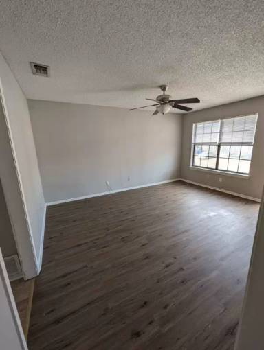 Main picture of 1303 Brown Dr