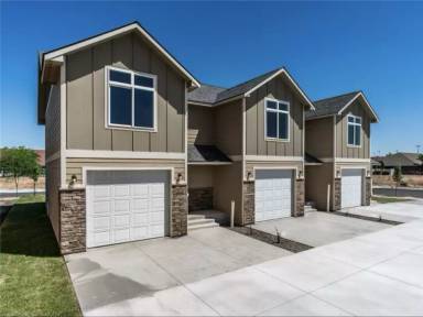 Main picture of 931 W Ted Yao Way