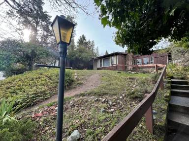 Main picture of 647 Beach St