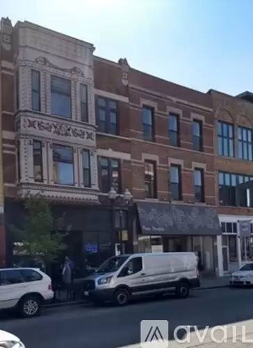 Main picture of 1456 N Milwaukee Ave