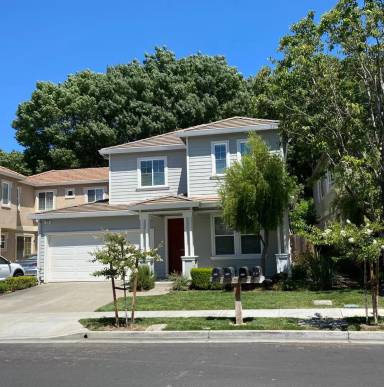 Main picture of 574 Almanor St