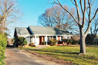 Main picture of 3600 Seaman Dr