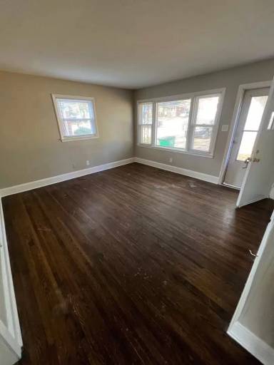 Main picture of 4033 Whitehall Dr
