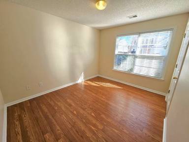 Main picture of 211 Shipyard Ln