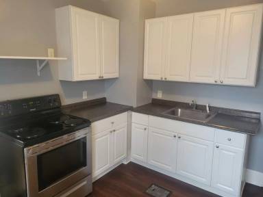 Main picture of 144 Flanders St