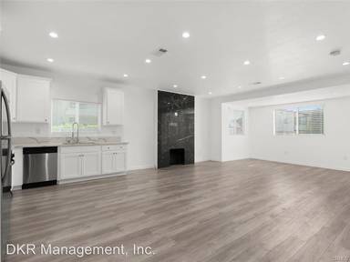 Main picture of 1117 W 164th St