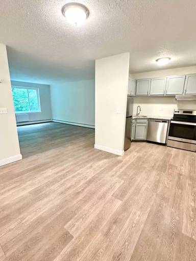 Main picture of 2100 Stanley St
