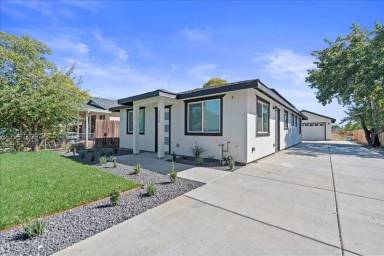 Main picture of 1576 2nd Ave