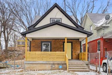 Main picture of 3223 E 6th St