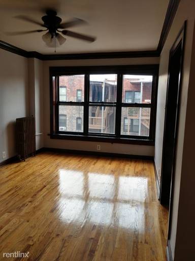 Main picture of 846 W Montrose Ave