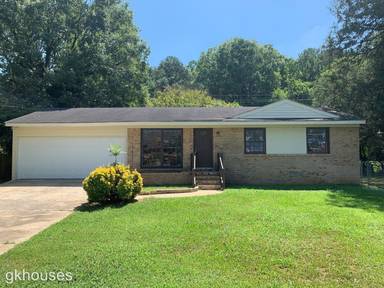 Main picture of 901 Springville Rd