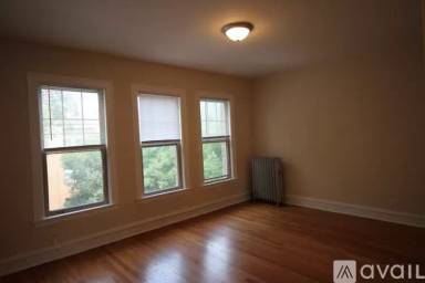 Main picture of 2339 W Rosemont Ave
