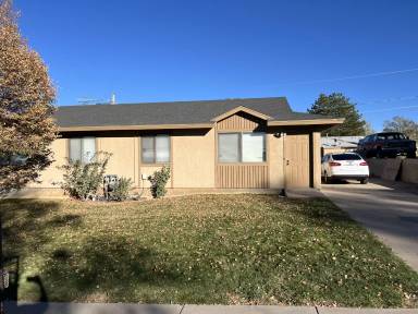 Main picture of 370 N Wood Cir