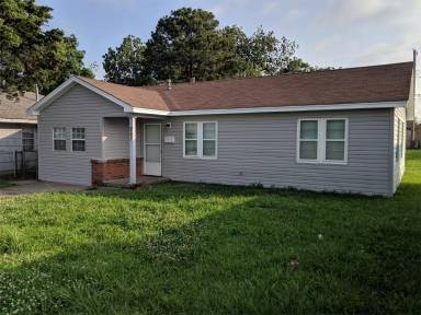Main picture of 237 E Jarman Dr