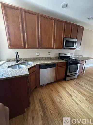 Main picture of 6612 S Kenwood Ave