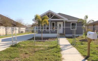Main picture of 708 E Cedro St