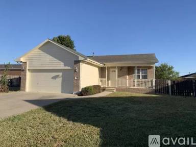 Main picture of 1702 S Justin Cir