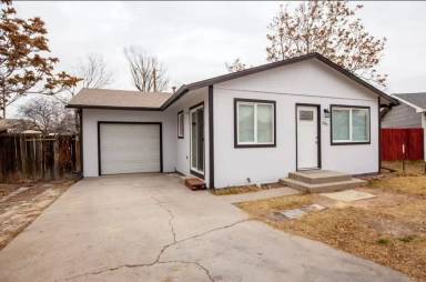 Main picture of 281 Oak Ct