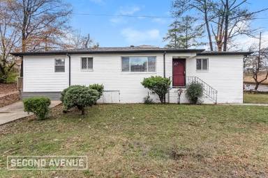 Main picture of 325 16th Ave SW
