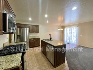 Main picture of 1000 E Bluff View Dr