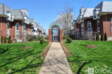 Main picture of 4225 W Pine Blvd
