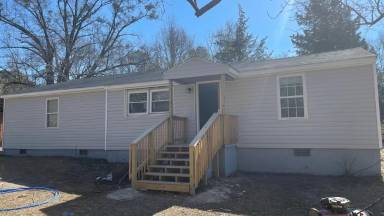Main picture of 5251 Church St