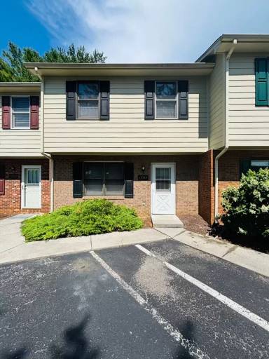 Main picture of 1707 Emerald St