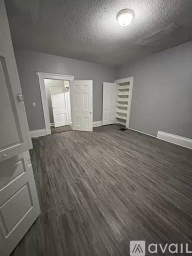 Main picture of 521 Woodlawn Ave